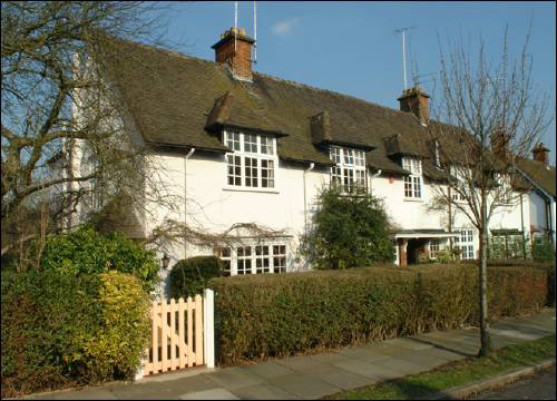 033 Oakwood Road